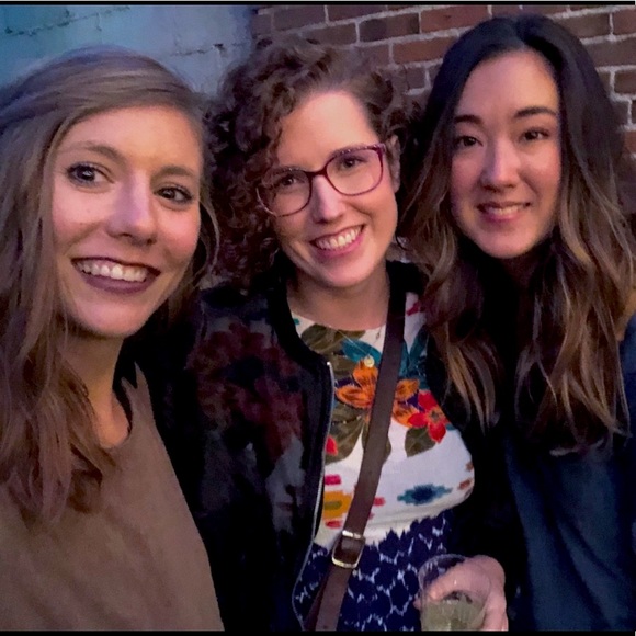 Meet your Posher, Anna - Picture 2 of 2